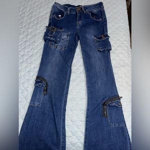 Fashion Nova  Cargo Stretch Flare Jeans - Dark Wash /size 5/ very stretchy